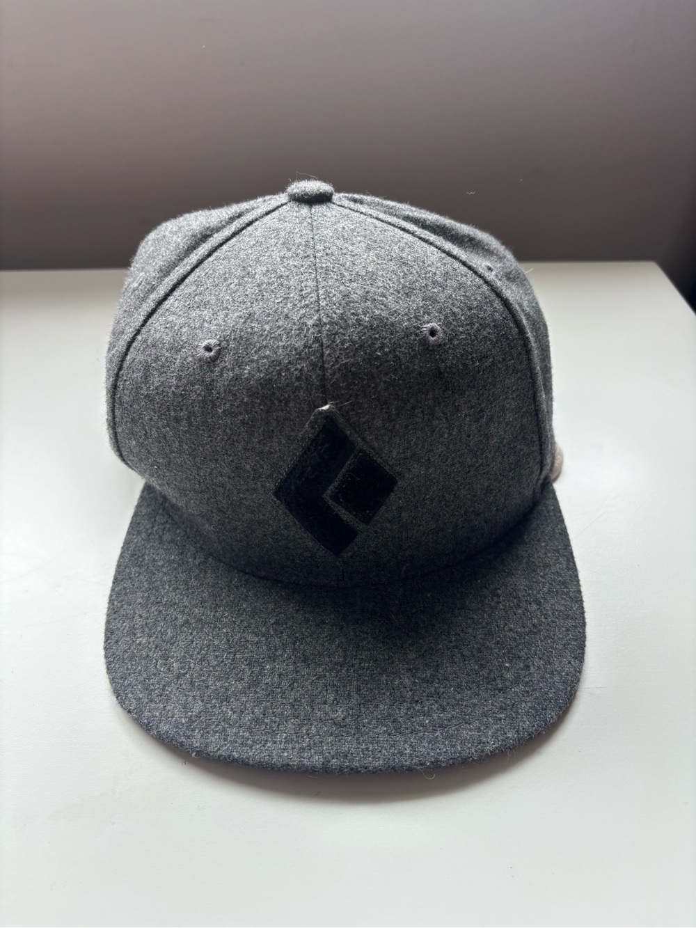 Grey/black diamond men’s trucker hat